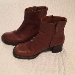 Timberland like new boots. All leather. Very nice!